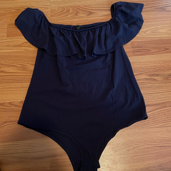 J Crew ruffled off the shoulder bodysuit - Picture 3 of 4